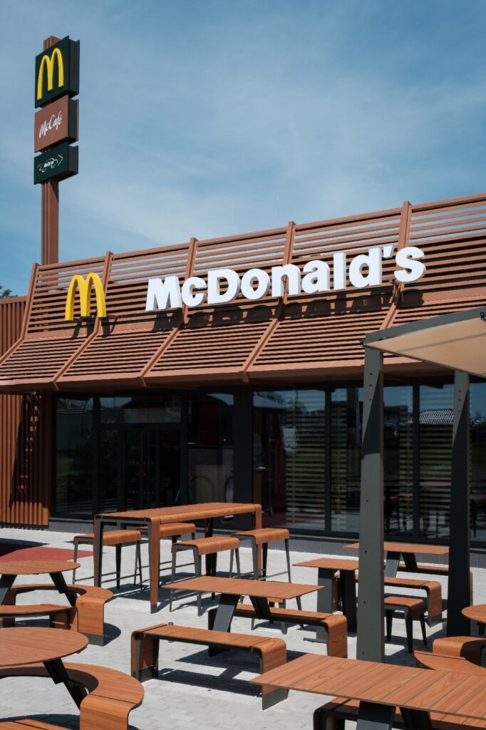 Profesionální focení architektury a designu v Praze McDonalds's Mekáč