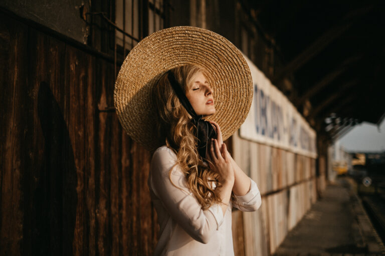 Fashion fotograf Praha – módní editoriál v exteriéru
