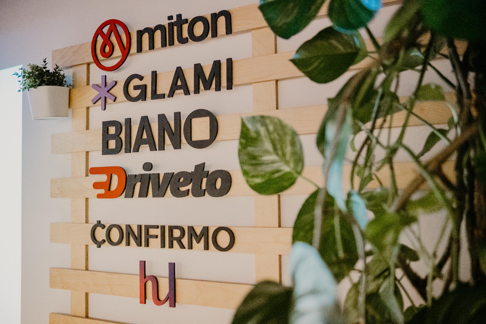 Fotografování Miton AI Times Praha Loga značek – Miton, Glami, Bianco